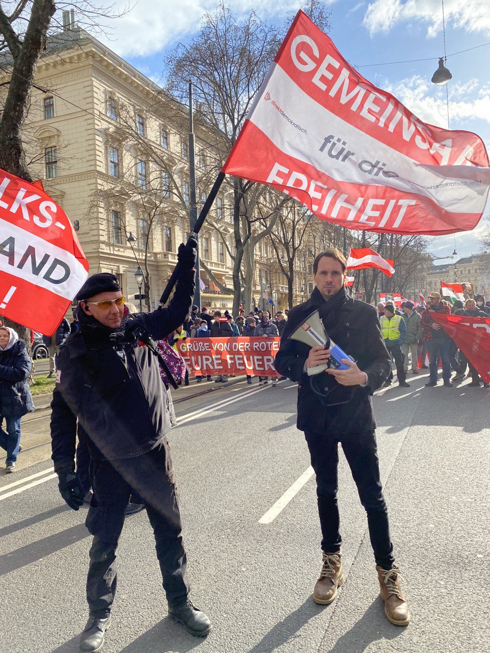 B27C28B5-FACC-4377-8842-84F6DD3E4DBE